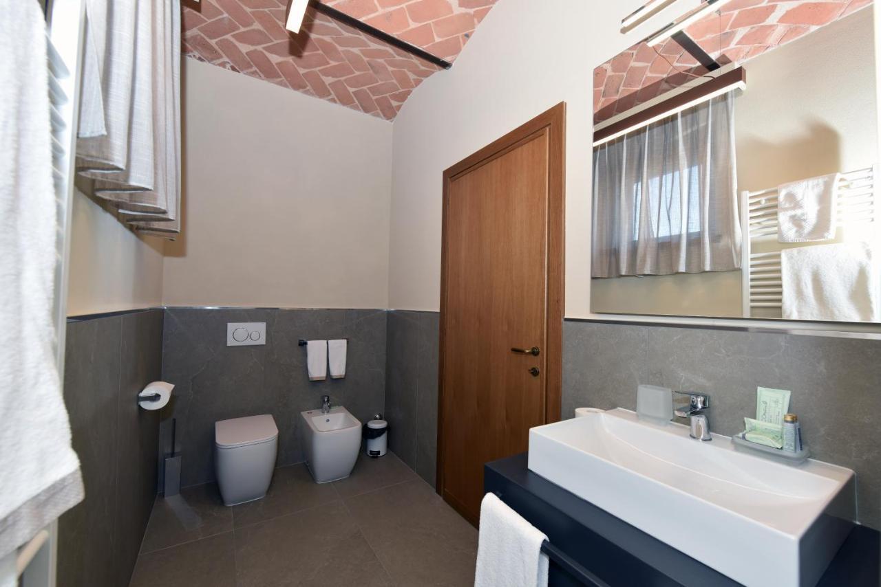 Bed and Breakfast Cascina La Badia Montegrosso dʼAsti Esterno foto